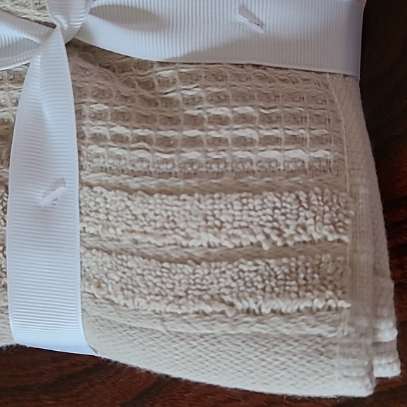 Hotel Balfour Washcloth Set - Picture 6 of 7